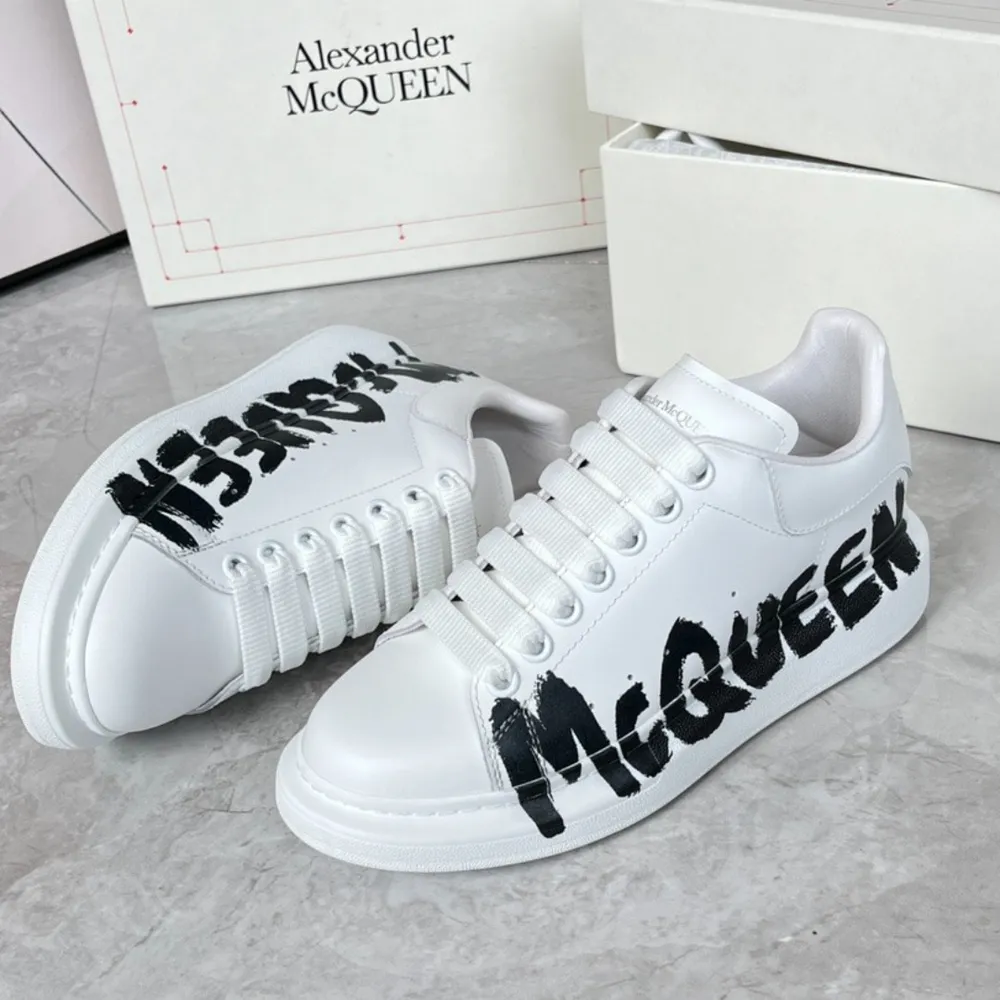 2022 New McQueen Graffiti 오버사이즈 스니커즈