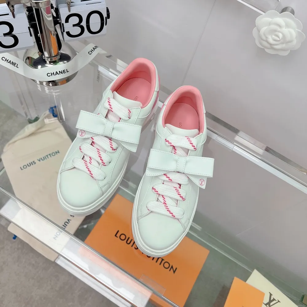 Louis Vuitto* 2022 타임 아웃 스니커즈
