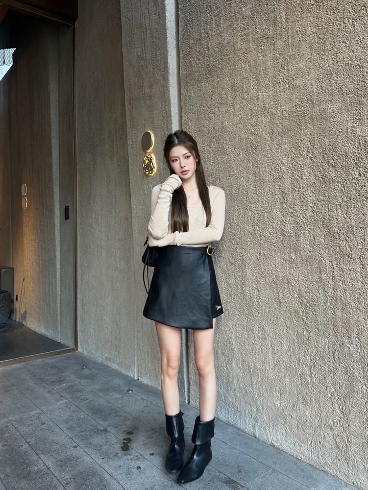 CD 버클 램스킨 랩 여성 스커트