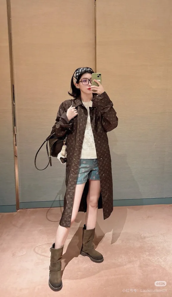 올오버 모노그램 벨티드 여성 코트