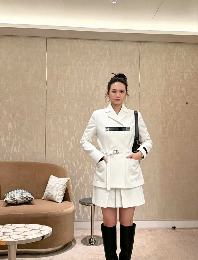 가죽 버클 스트랩 A라인 여성 미니 스커트 화이트 1A9A2A