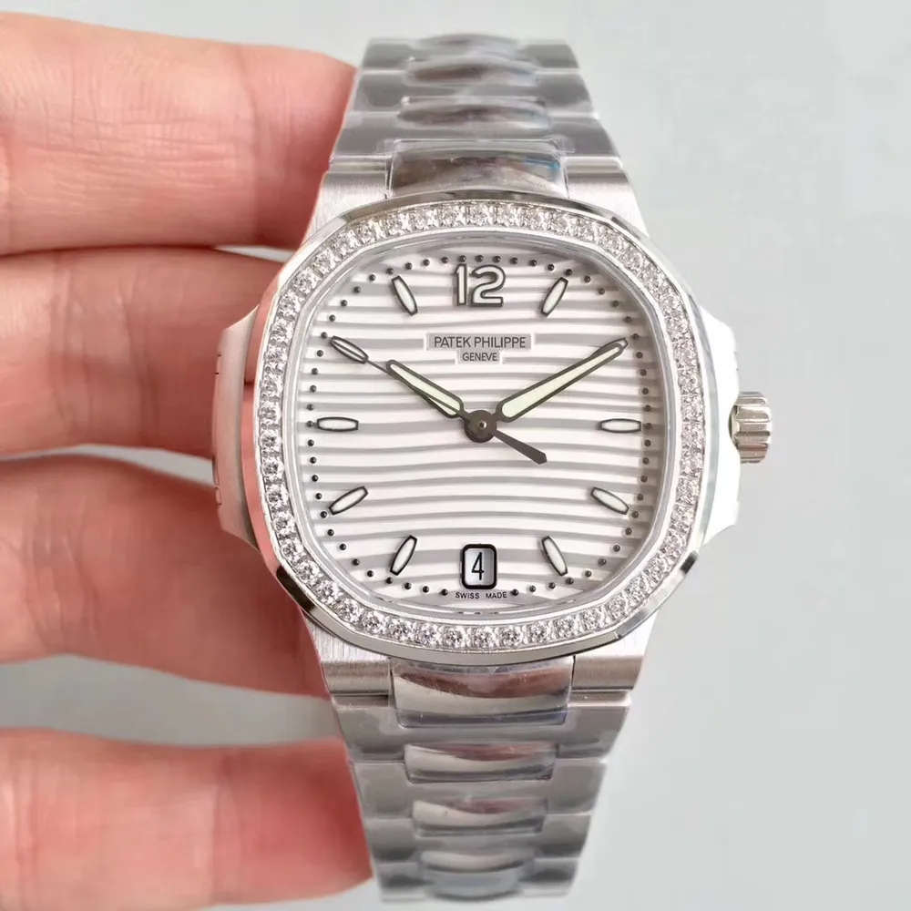 PF공장 파텍필립(PATEK PHILIPPE)노틸러스 점보 7118 다이아베젤 화이트