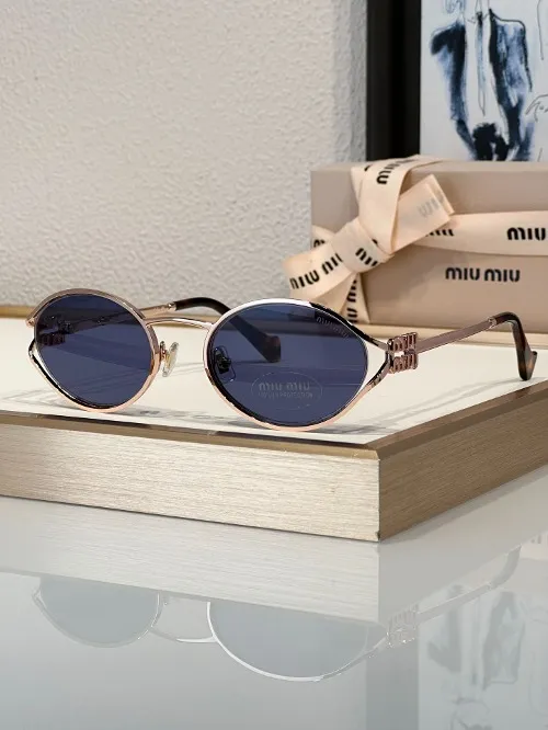 MIUMI* 24SS 메탈 프레임 로고 선글라스 SMU52Y