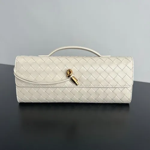 BOTTEGA VENET* 롱핸들 클러치 741511