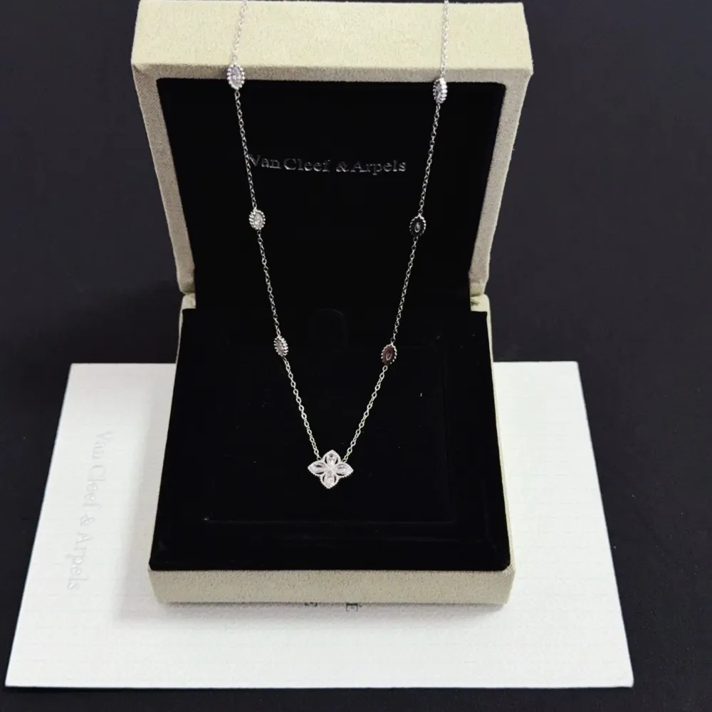 Van Cleef &amp; Arpel* 반클 네크리스 목걸이 (해외최상급)
