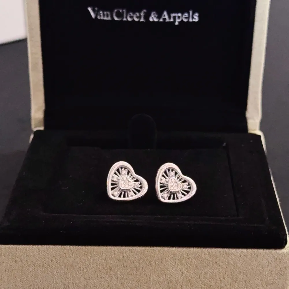 Van Cleef &amp; Arpel* 반클 이어링 귀걸이 (해외최상급)