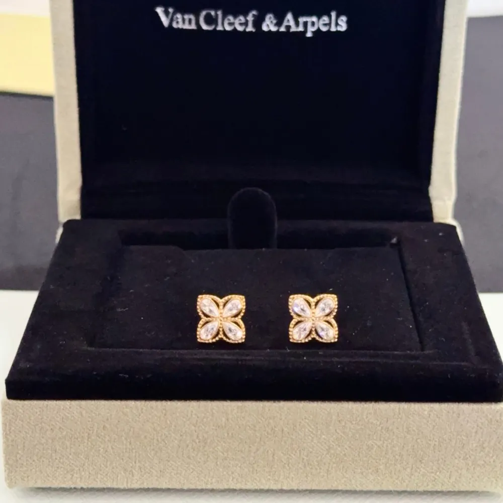 Van Cleef &amp; Arpel* 반클 이어링 귀걸이 (해외최상급)