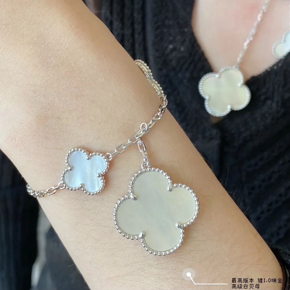 Van Cleef &amp; Arpel* 반클 브레이슬릿 팔찌 (해외최상급)