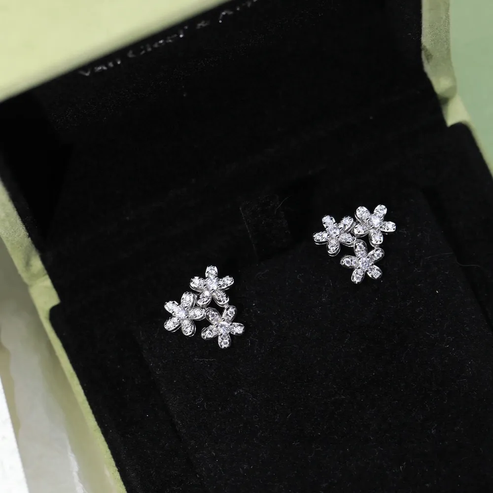 Van Cleef &amp; Arpel* 반클 이어링 귀걸이 (해외최상급)