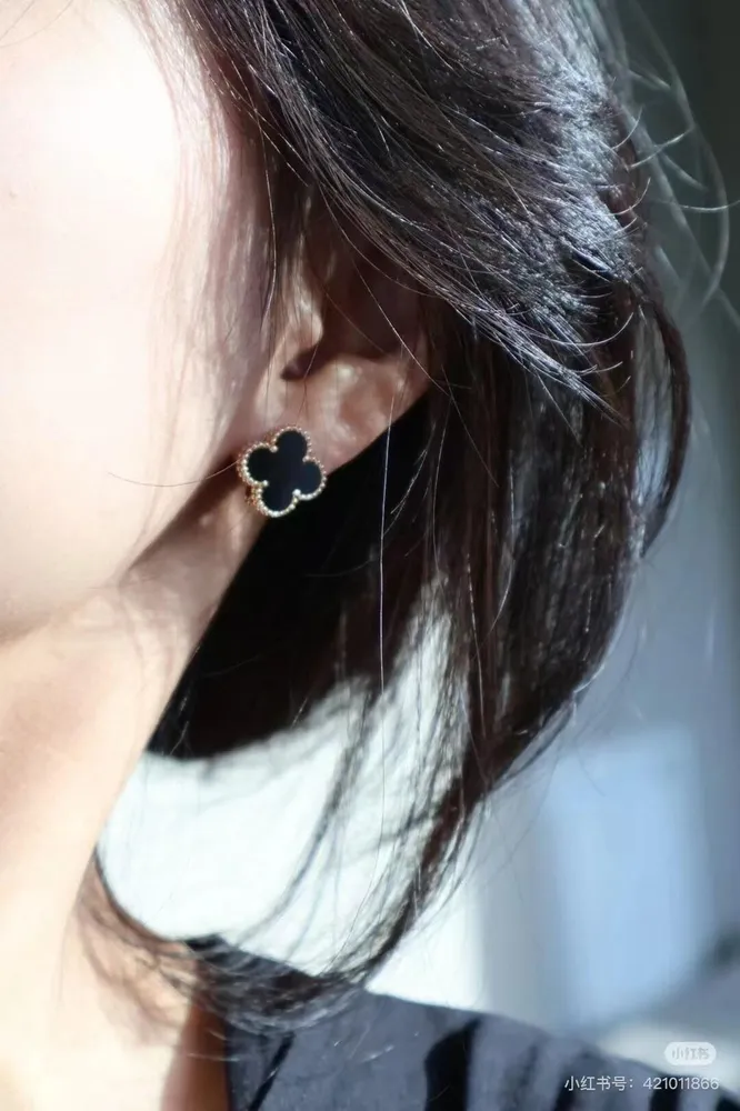 Van Cleef &amp; Arpel* 반클 이어링 귀걸이 (해외최상급)