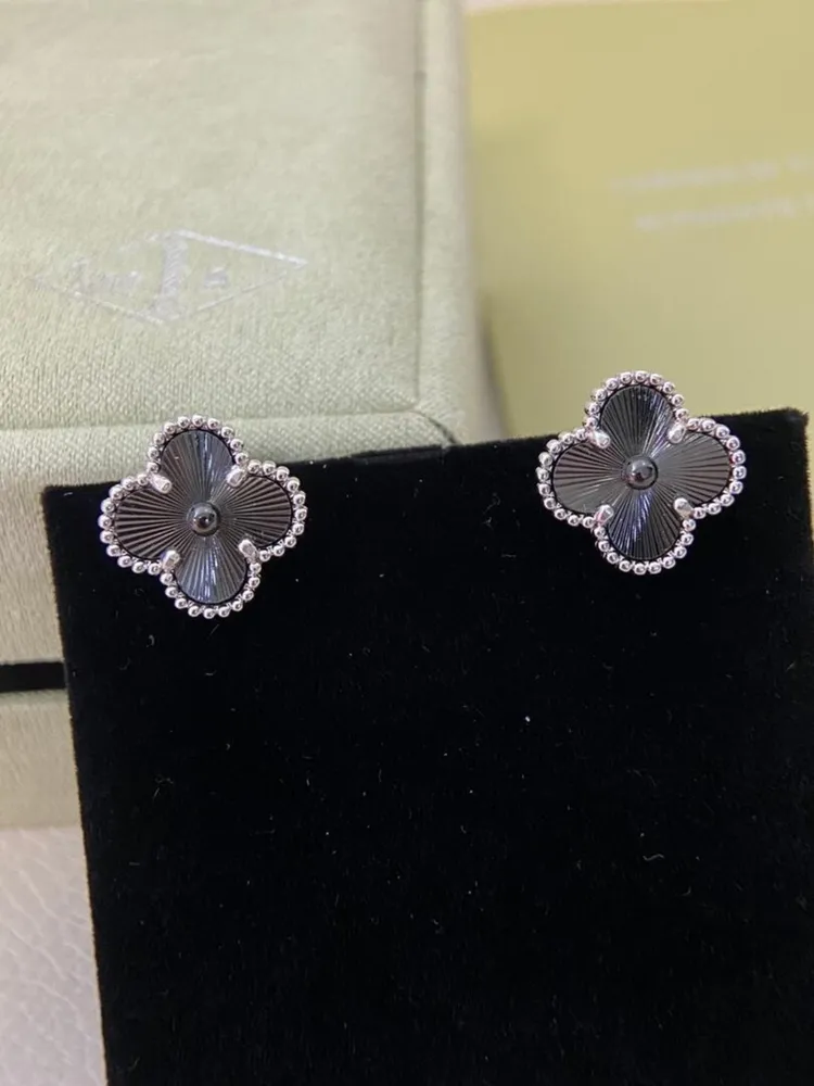 Van Cleef &amp; Arpel* 반클 이어링 귀걸이 (해외최상급)