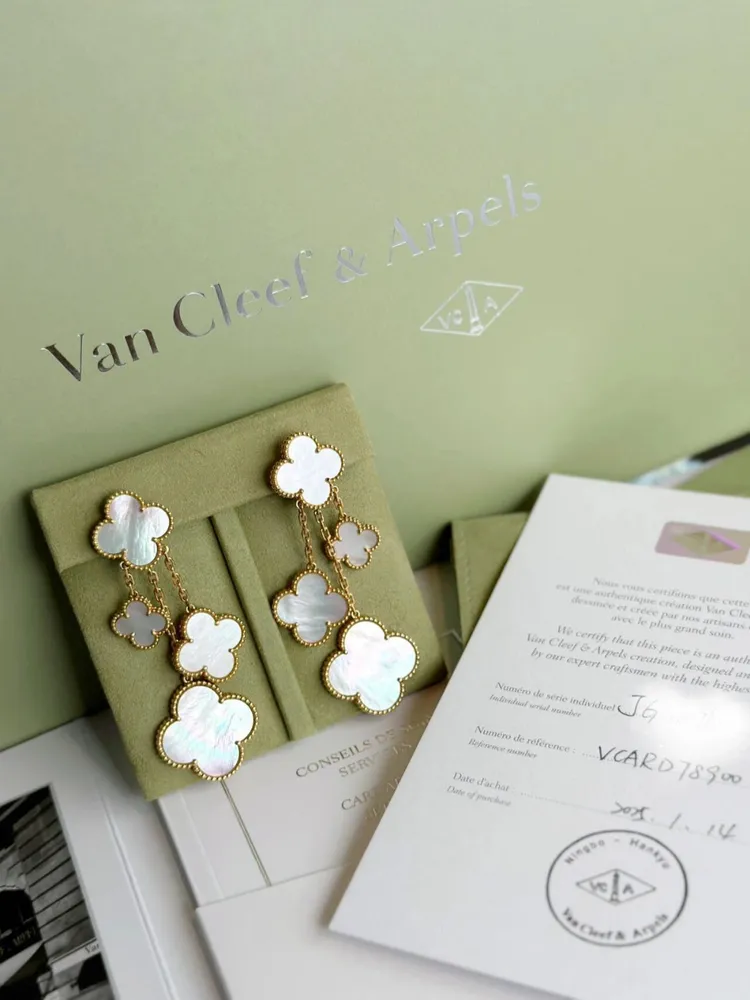 Van Cleef &amp; Arpel* 반클 이어링 귀걸이 (해외최상급)